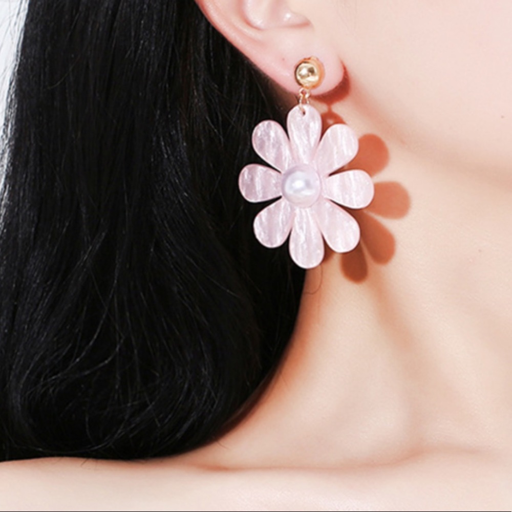 Large Flower 🌸 Acrylic Earrings